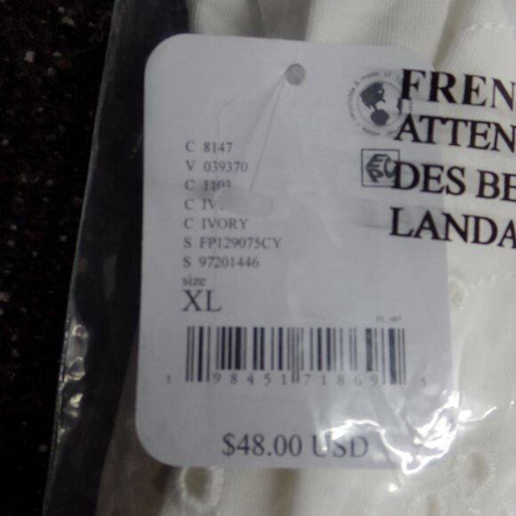 Free People EYELET Full Bloom Capris NWT NIP IVORY - Picture 5 of 7